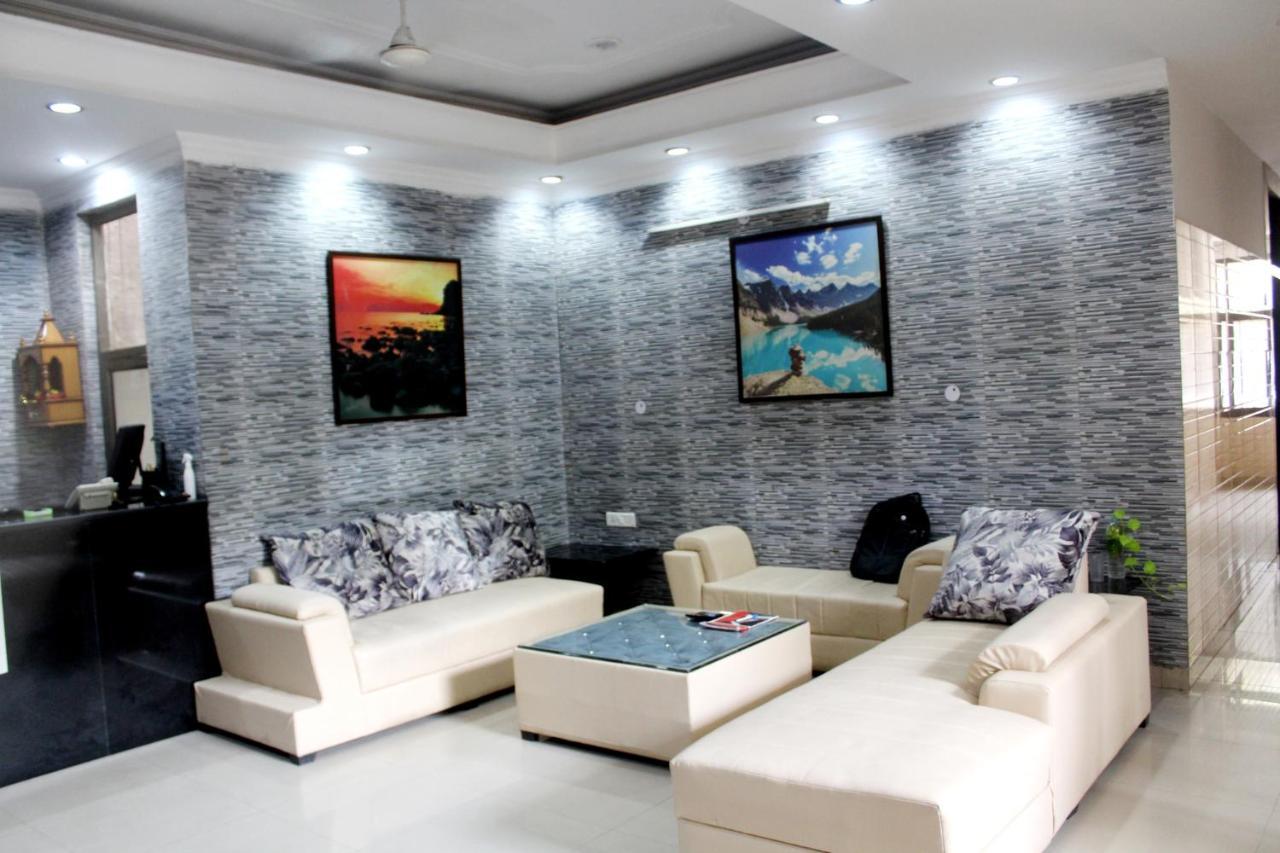 Hotel Trio Residency Near Noida City Center Extérieur photo