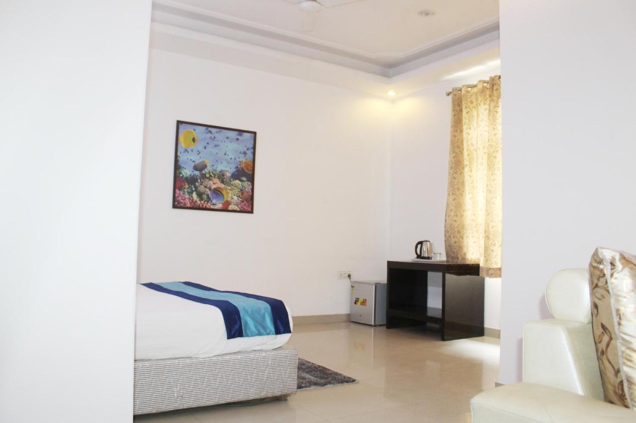 Hotel Trio Residency Near Noida City Center Extérieur photo